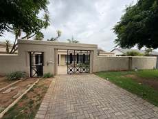 Featured Photo1 - ON-SITE AUCTION - 4-BEDROOM FAMILY HOME IN IMPALAPARK EXT 1, BOKSBURG