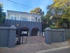 Featured Photo1 - Large family home, Pool and garaging