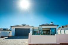 Featured Photo1 - 3 Bedroom family home with sea views in Figtree Lifestyle Estate