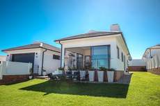 Featured Photo2 - 3 Bedroom family home with sea views in Figtree Lifestyle Estate