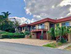 Featured Photo1 - 7 Bedroom family home with sea and mountain views in Somerset West