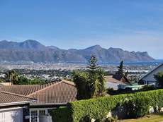 Featured Photo2 - 7 Bedroom family home with sea and mountain views in Somerset West