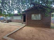 Photo - 3 BEDROOM HOME, VAN DALSEN STREET, WEST PARK, PRETORIA