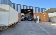 Featured Photo2 - Immaculate Truck Workshop